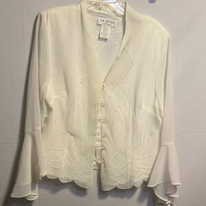 Elegant Cream Blouse with Delicate Detailing